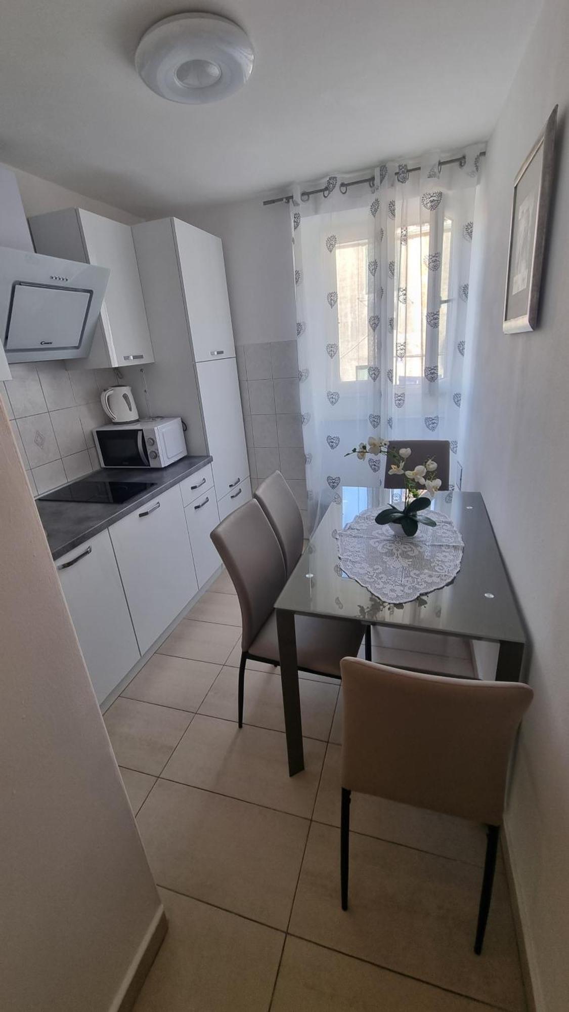 Apartment Vestibul Inn سبليت المظهر الخارجي الصورة